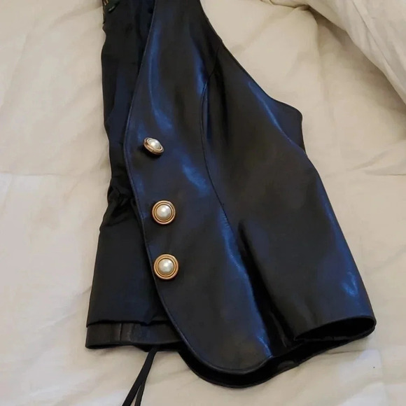 Danier leather  vest size S - Picture 11 of 11